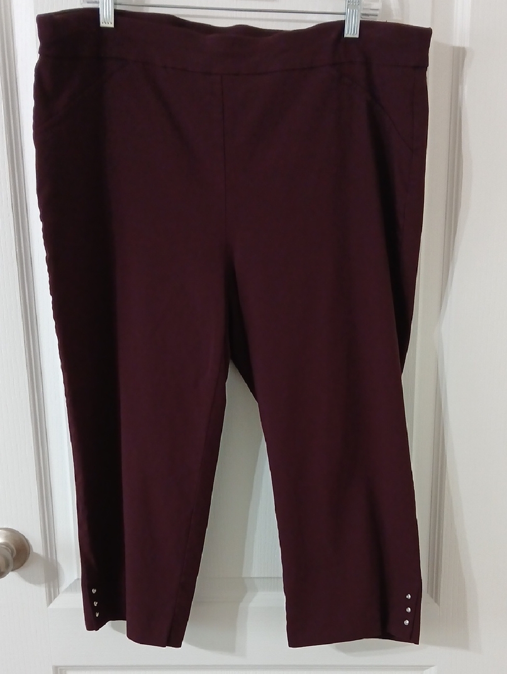 Counterparts Burgundy Pull-On Cropped Ankle Pants